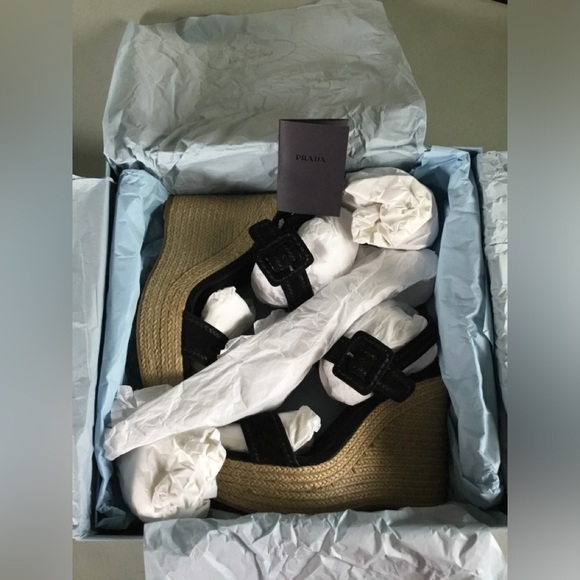 PRADA - Picture 15 of 16